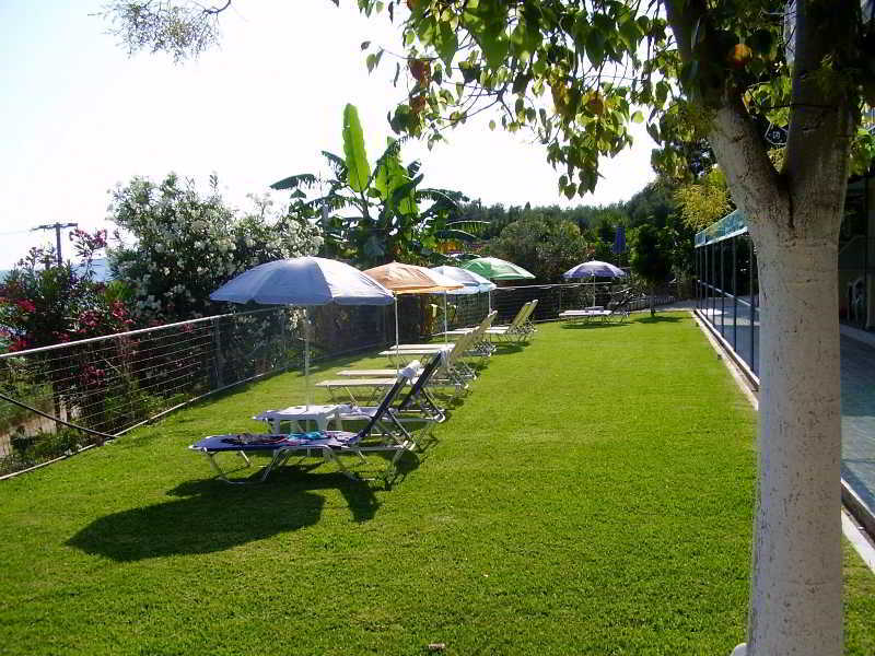 Rosa'S Beach Studios Lourdata  Ngoại thất bức ảnh