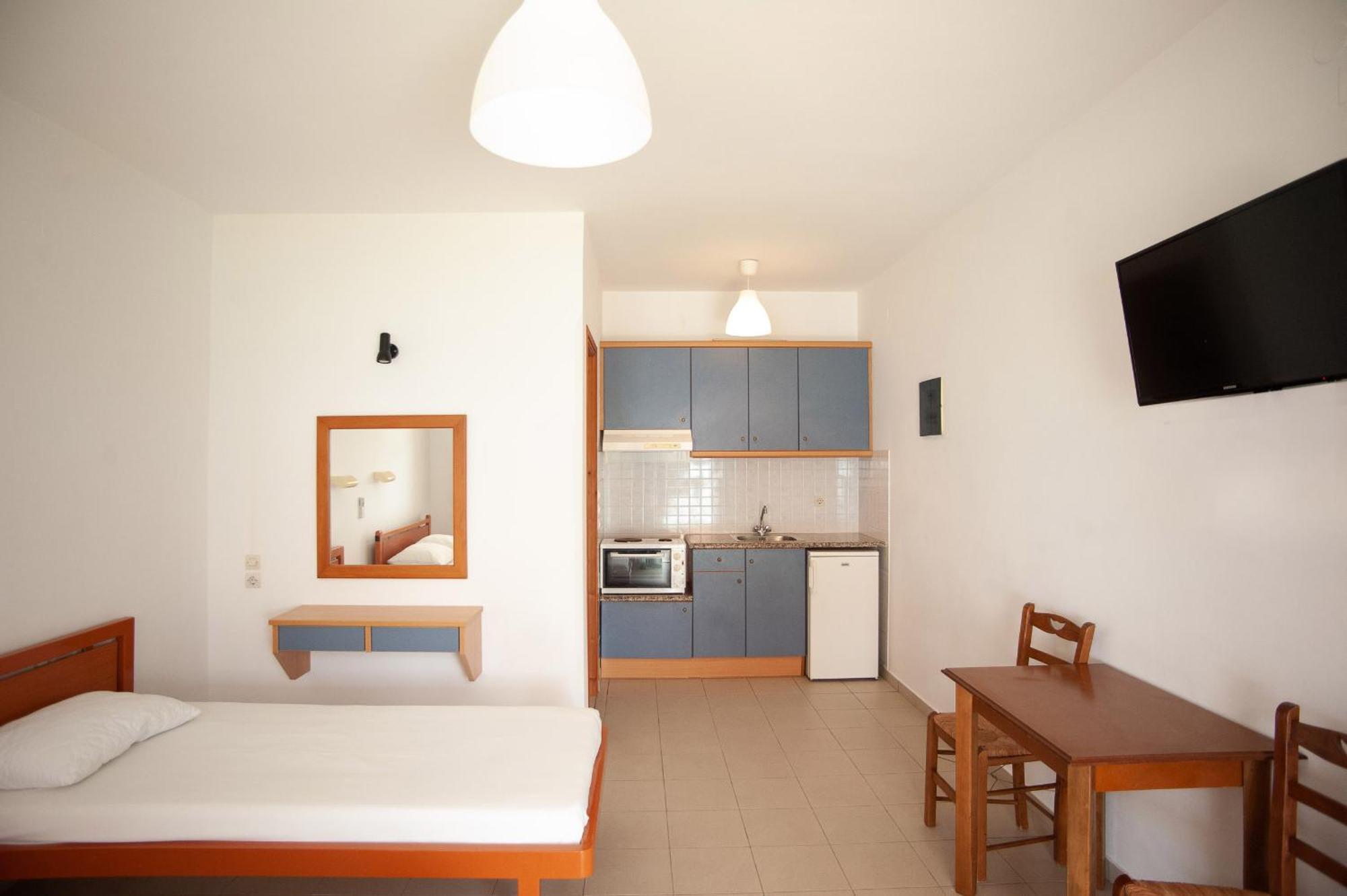 Rosa'S Beach Studios Lourdata  Ngoại thất bức ảnh