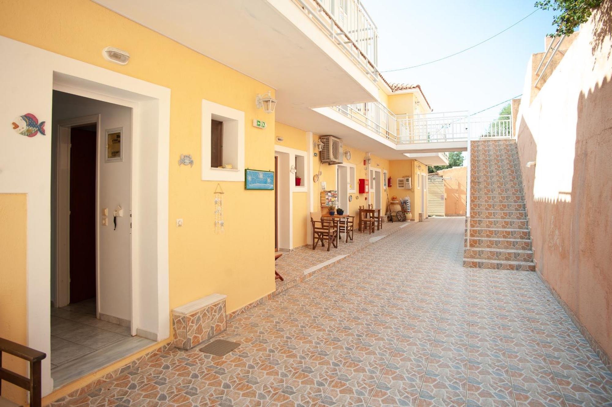 Rosa'S Beach Studios Lourdata  Ngoại thất bức ảnh