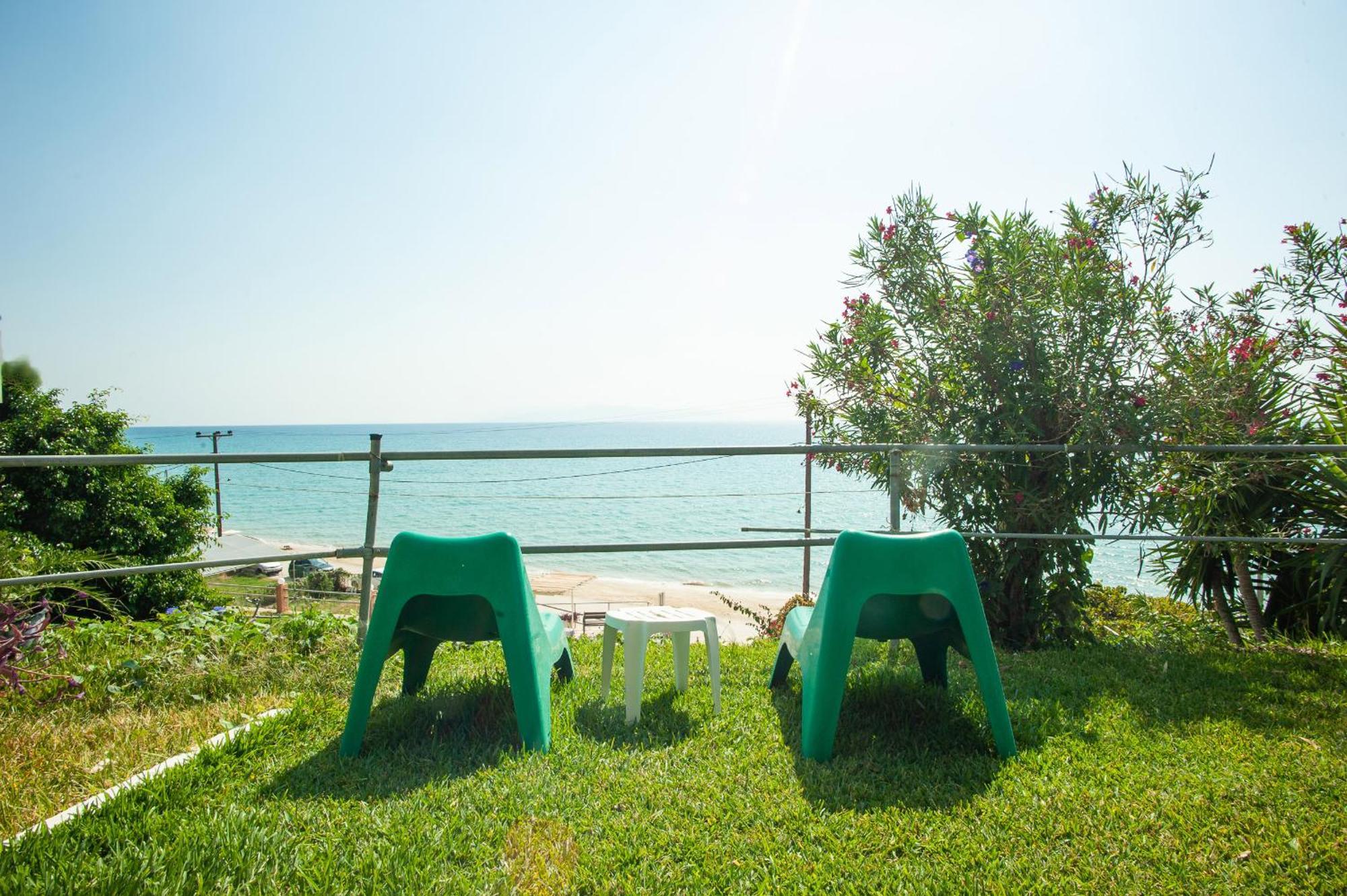 Rosa'S Beach Studios Lourdata  Ngoại thất bức ảnh