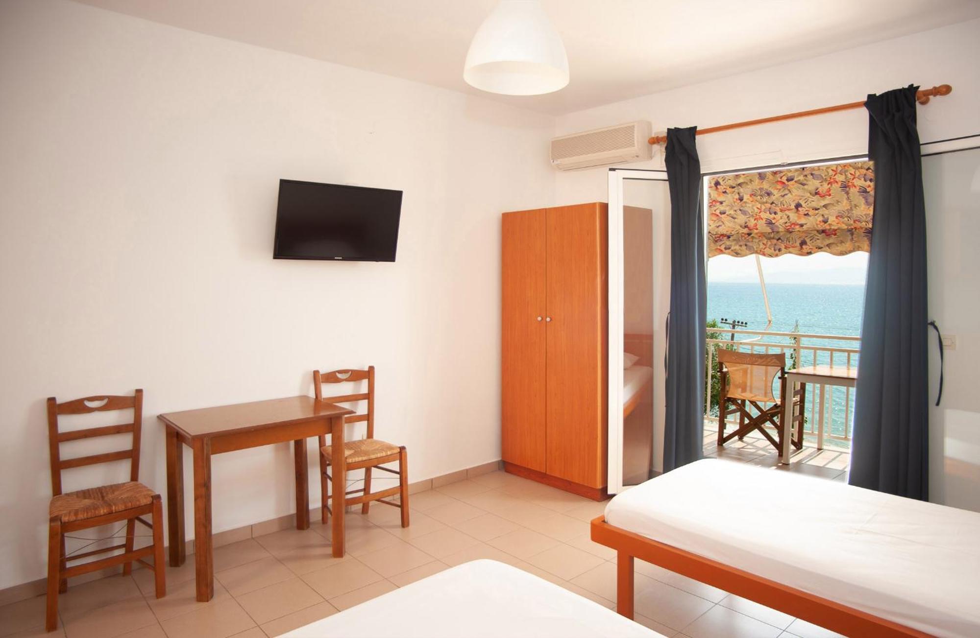 Rosa'S Beach Studios Lourdata  Ngoại thất bức ảnh