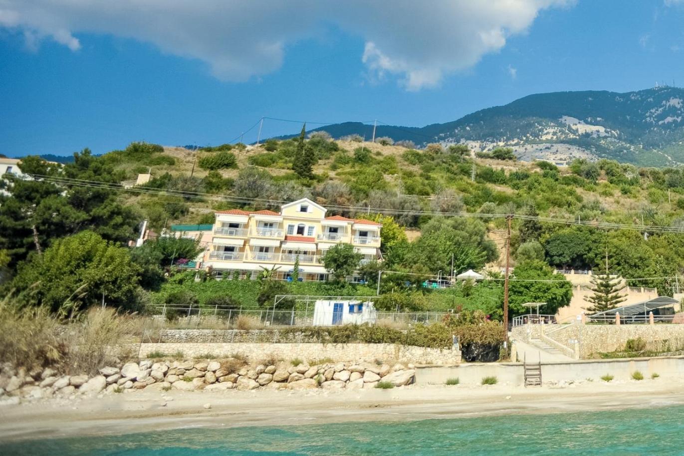 Rosa'S Beach Studios Lourdata  Ngoại thất bức ảnh