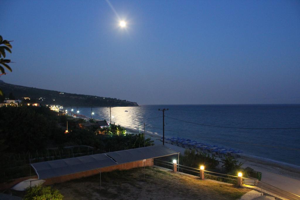 Rosa'S Beach Studios Lourdata  Ngoại thất bức ảnh