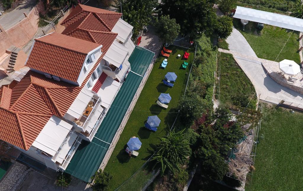 Rosa'S Beach Studios Lourdata  Ngoại thất bức ảnh